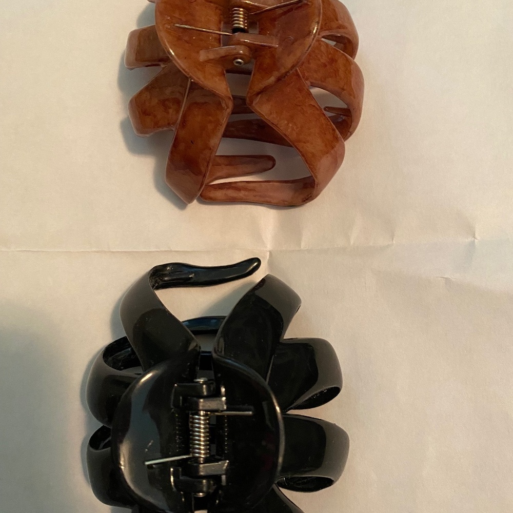 Set of Round Claw Clips